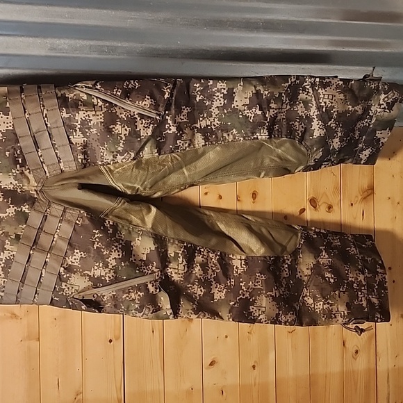 Planet Eclipse Paintball Men's Jersey and Pants Size small/Large Camo NWOT - Picture 12 of 12